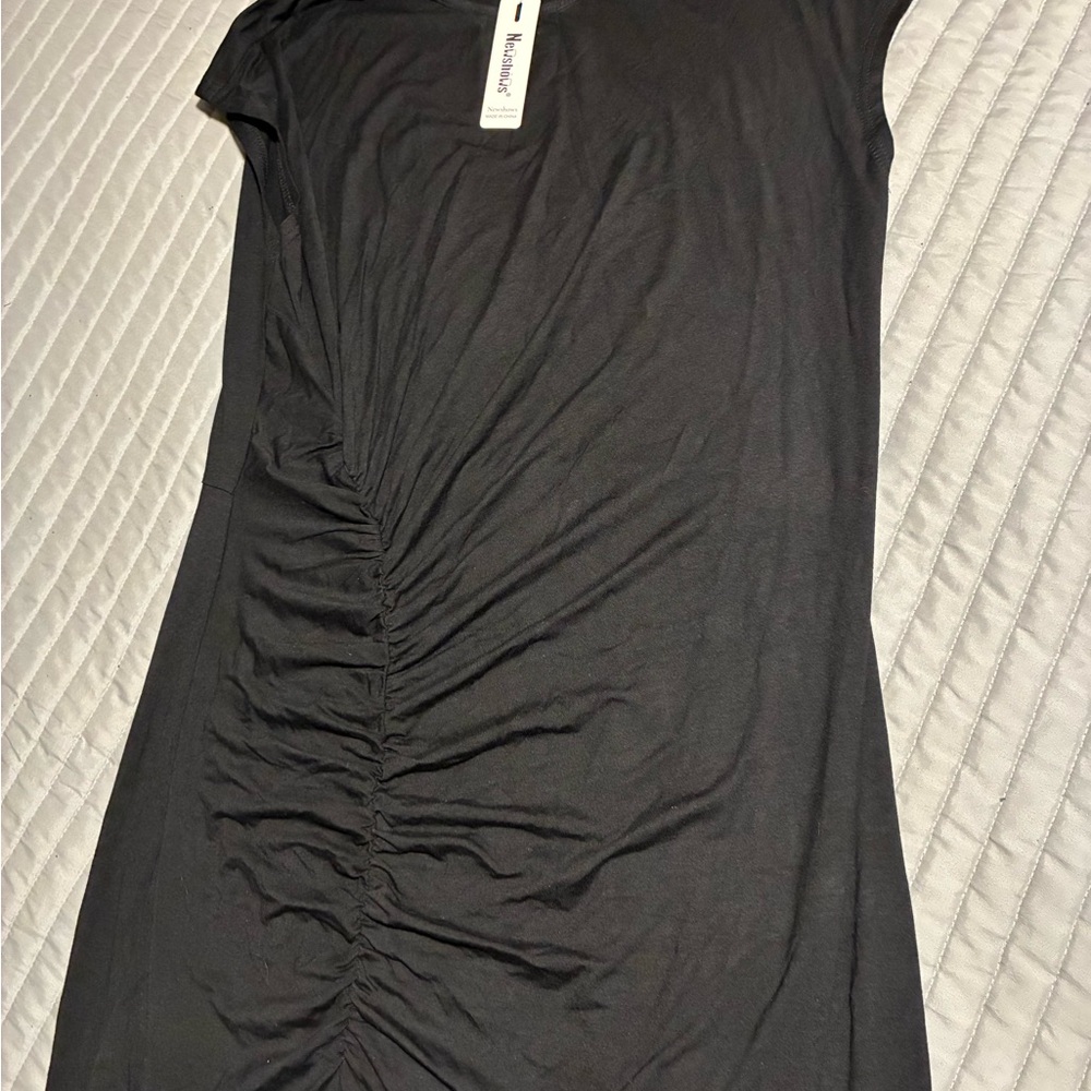 Elegant Black Ruched Short Sleeve Dress - Picture 2 of 2